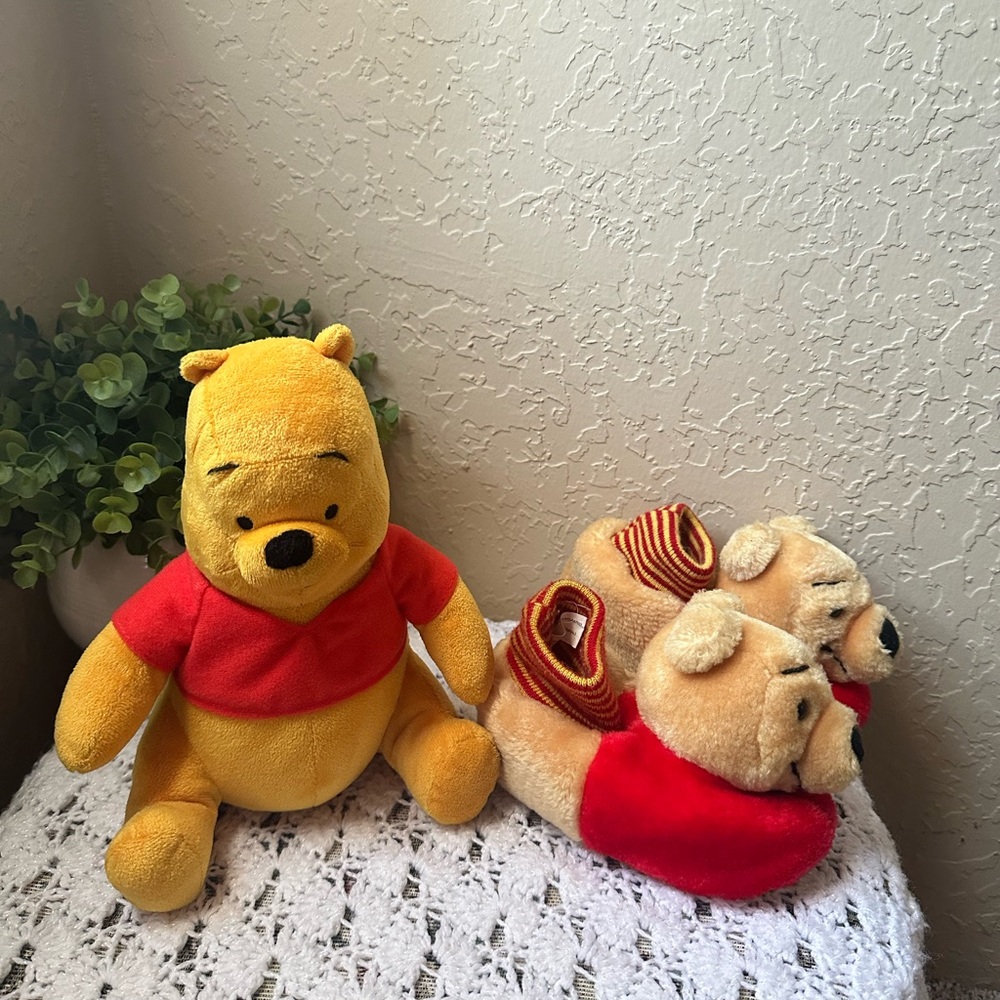 Disney Winnie the Pooh Plush 8.5in and Vintage Slippers Sz 7-8 - Red and Yellow - Picture 2 of 12